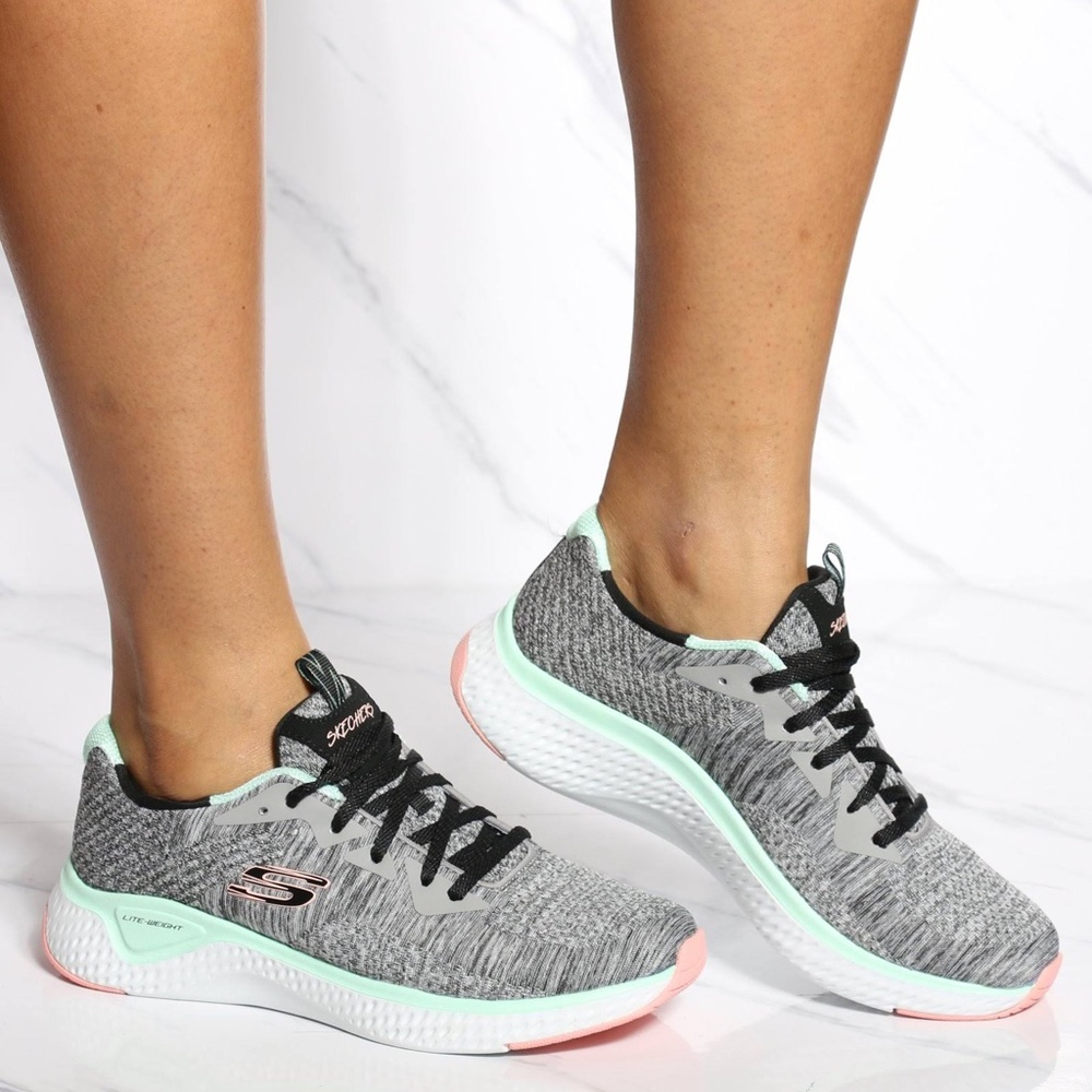 Skechers Women’s Memory Foam Sneakers Sz 6